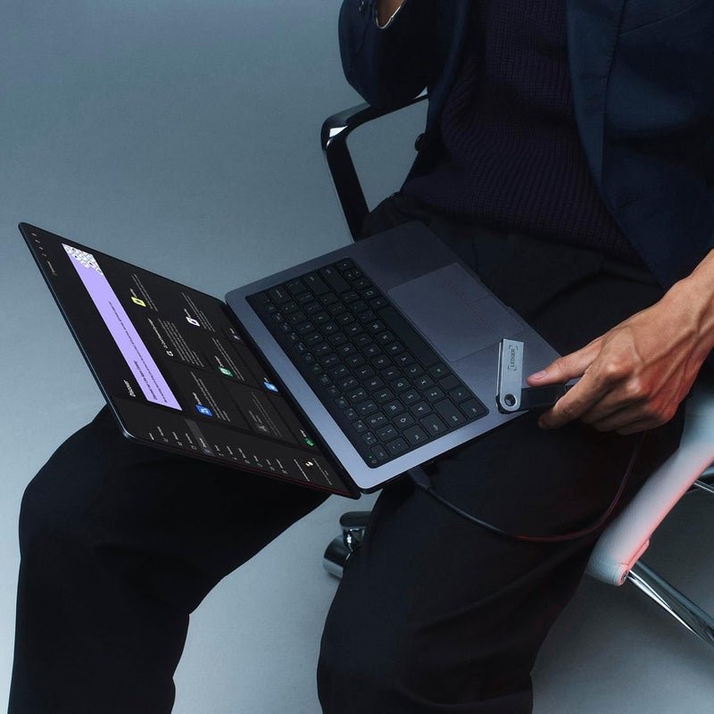 Ledger Nano S Plus Signer – The accessible Way to Manage Your Crypto & NFTs securely ( Wallet for Desktop and Android only) – Amethyst Purple - Image 4